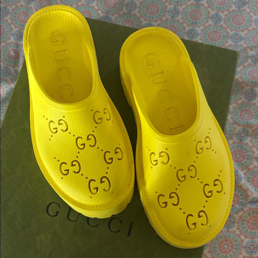 Gucci Vibrant Yellow Logo Clogs